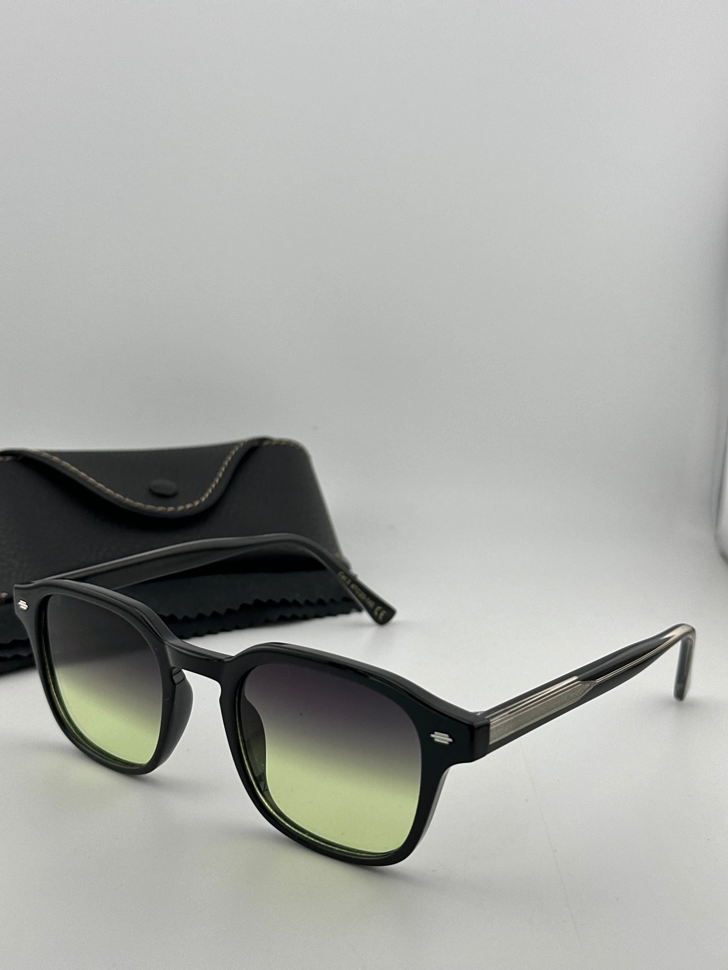 Dark green AYRIS