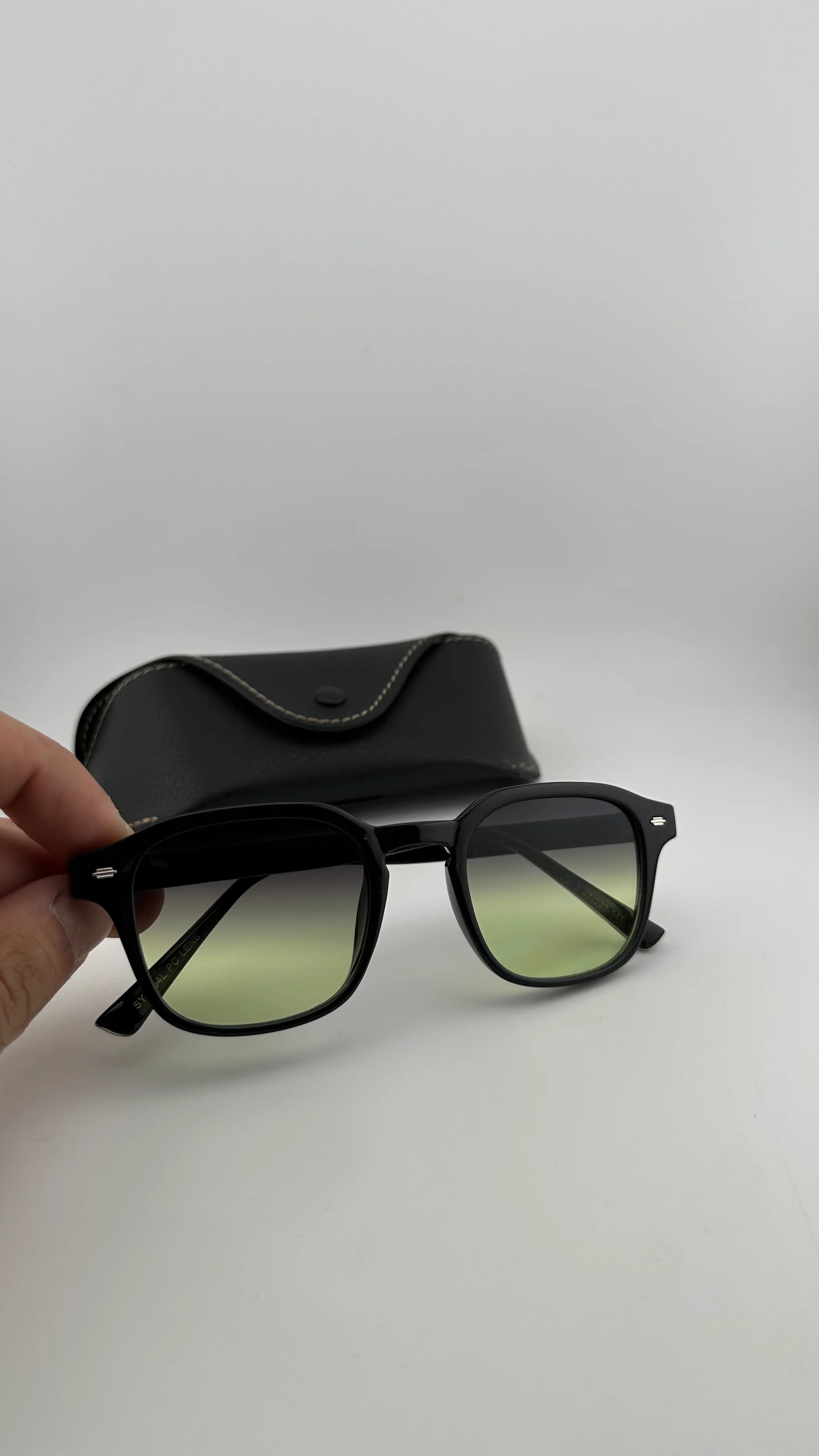 Dark green AYRIS
