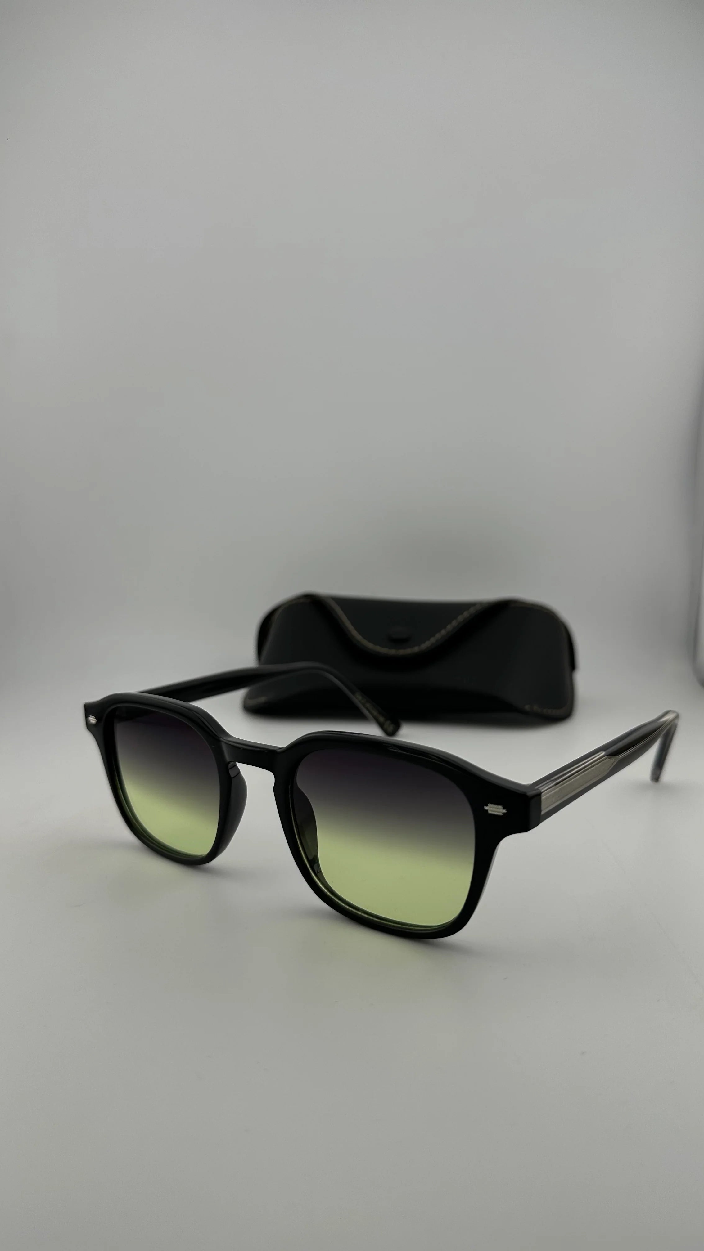Dark green AYRIS