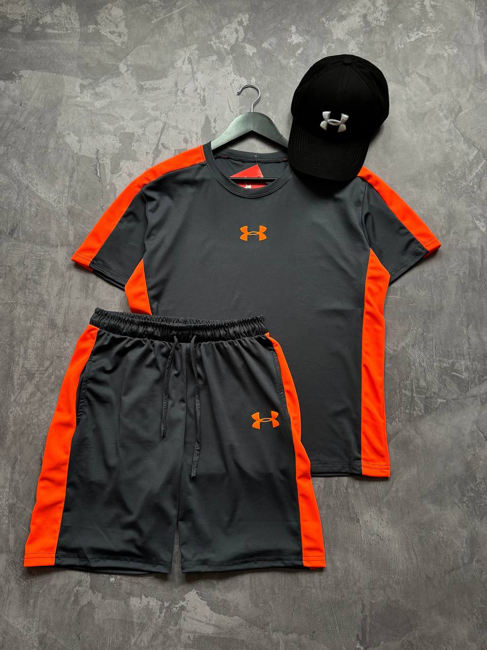UNDER ARMOUR: COMPLETE SET
